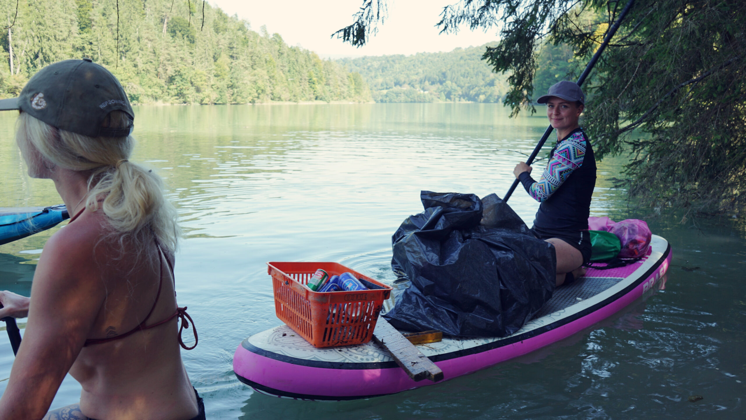 Flussuferreinigung mit dem SUP
